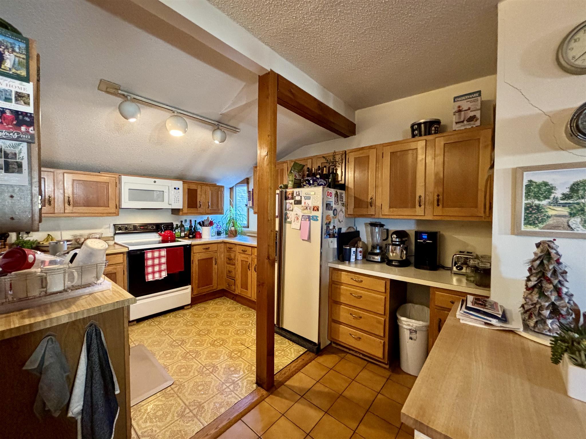 2 bed, 1 bath apartment for rent at 136 Lowell St Unit 3, Davis Square — photo 2 of 15