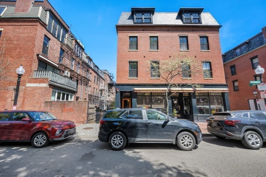 39 Clarendon St, South End