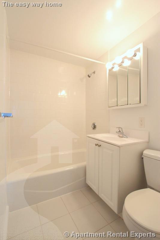 60 Brattle St, Harvard Square