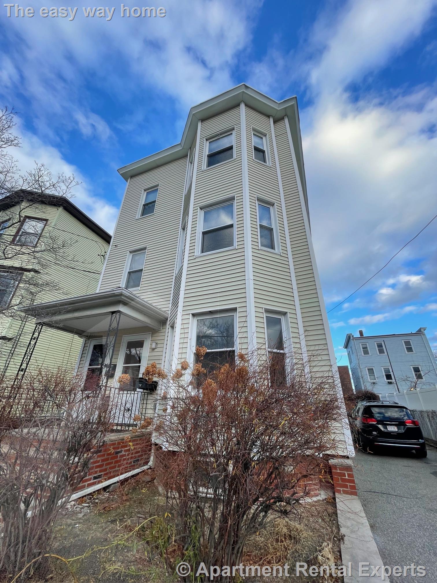 1 bed, 1 bath apartment for rent at 5 Rossmore St Unit 2, Union Square — photo 2 of 14