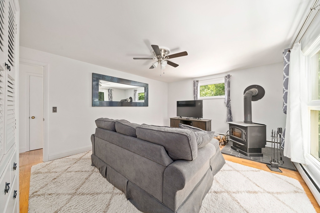 585 Washington St, Franklin