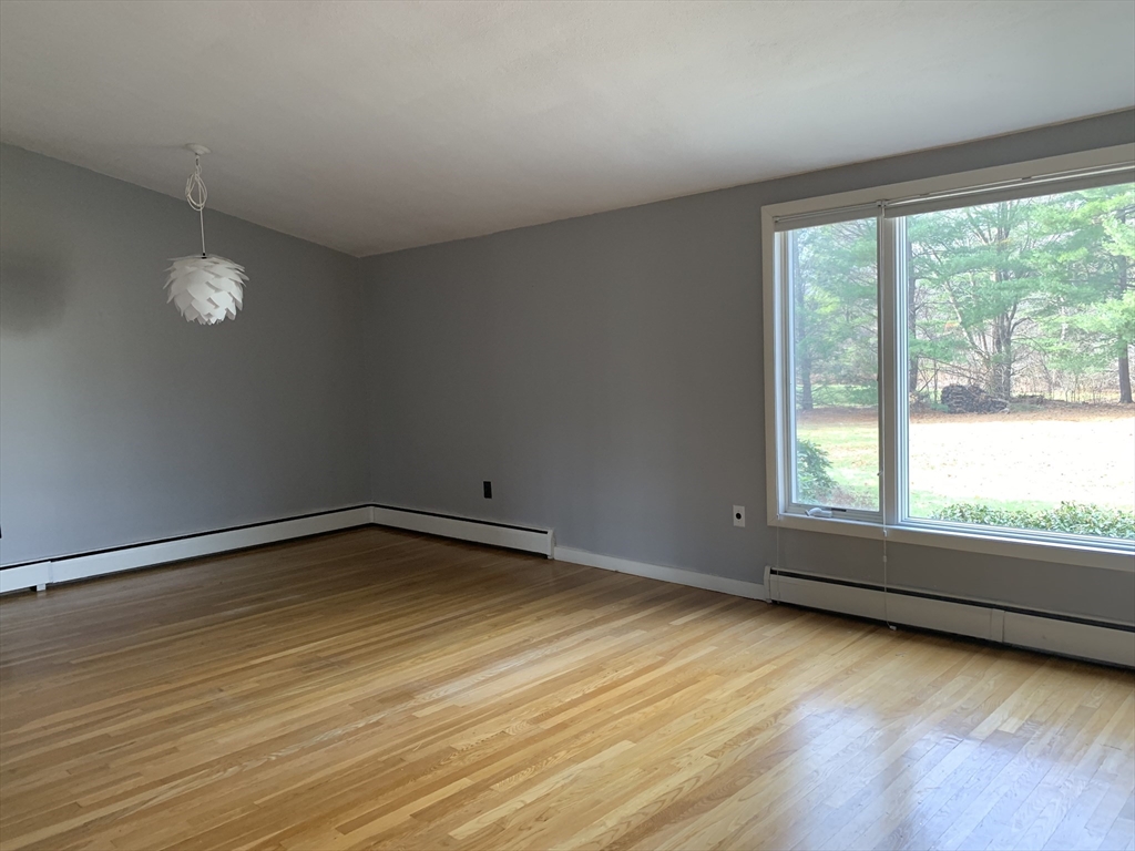 5 Bryant Rd, Lexington