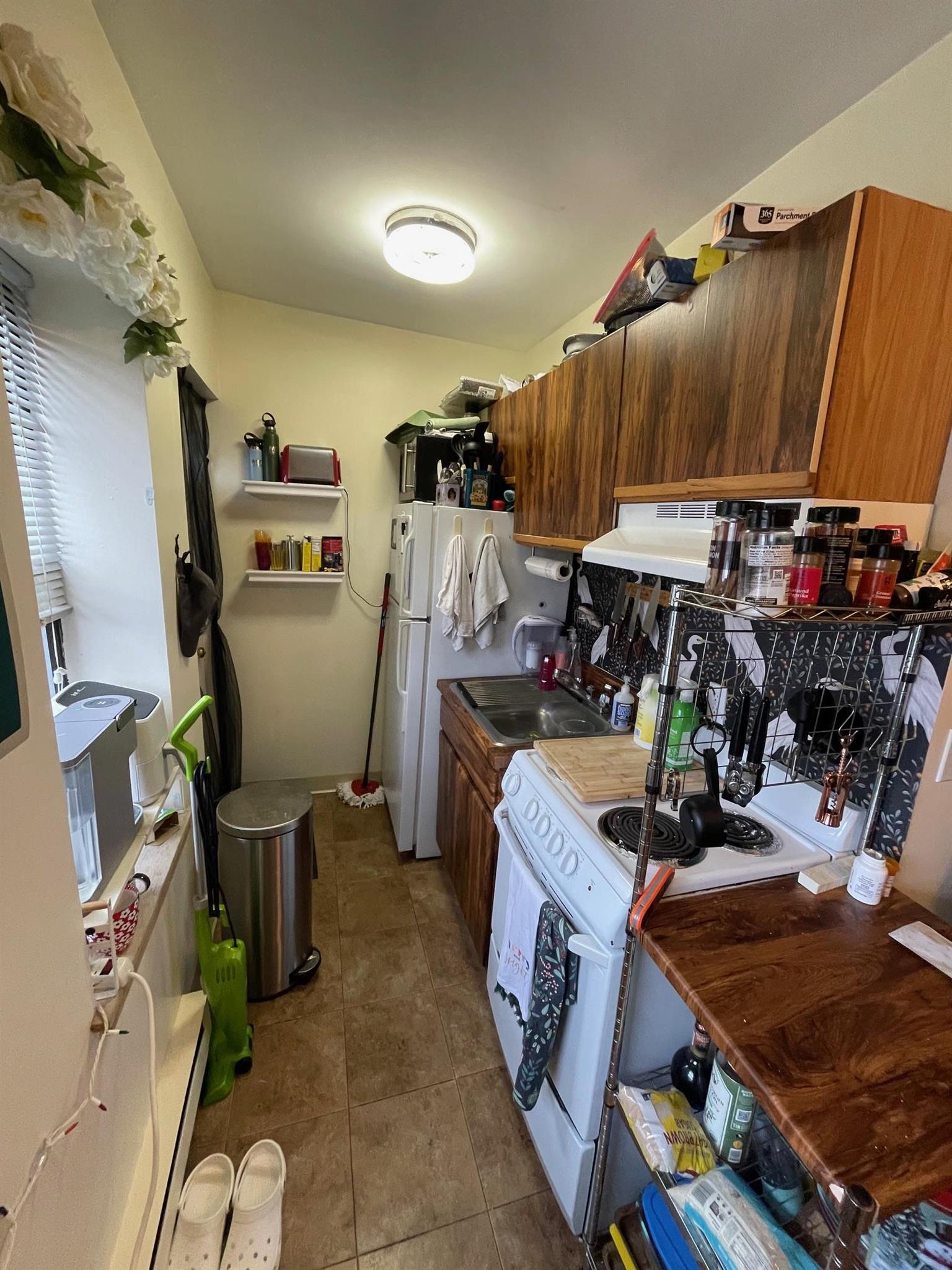 Studio bed, 1 bath apartment for rent at 43 Ivaloo, East Somerville — photo 3 of 9