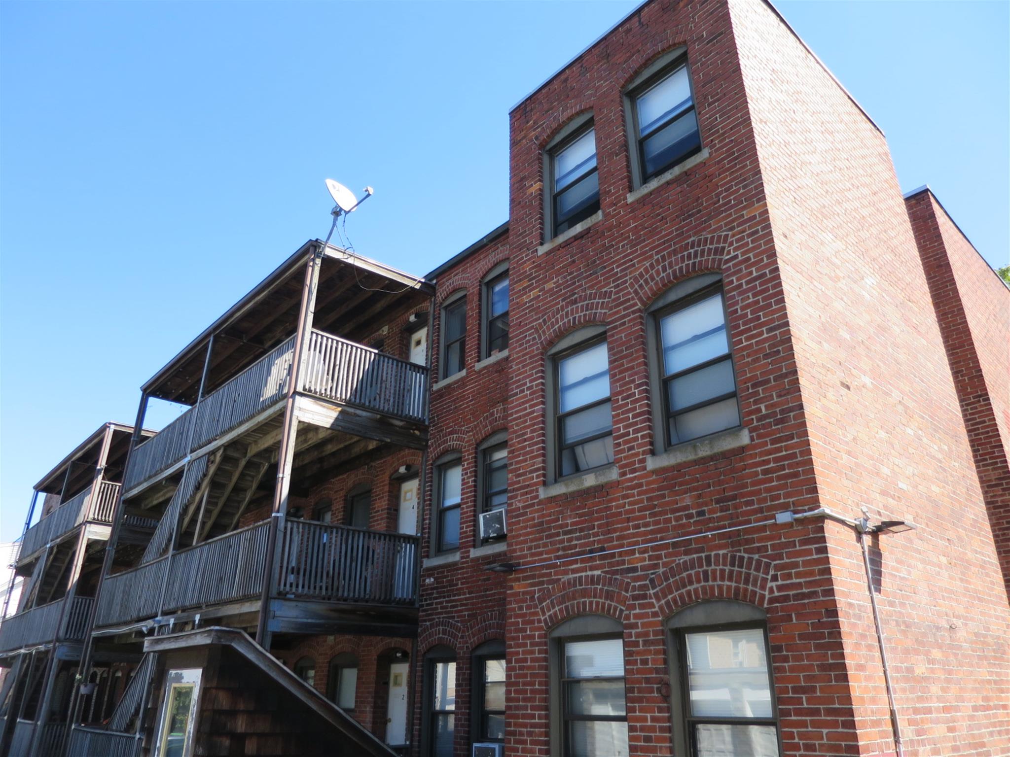 Studio bed, 1 bath apartment for rent at 43 Ivaloo, East Somerville — photo 9 of 9