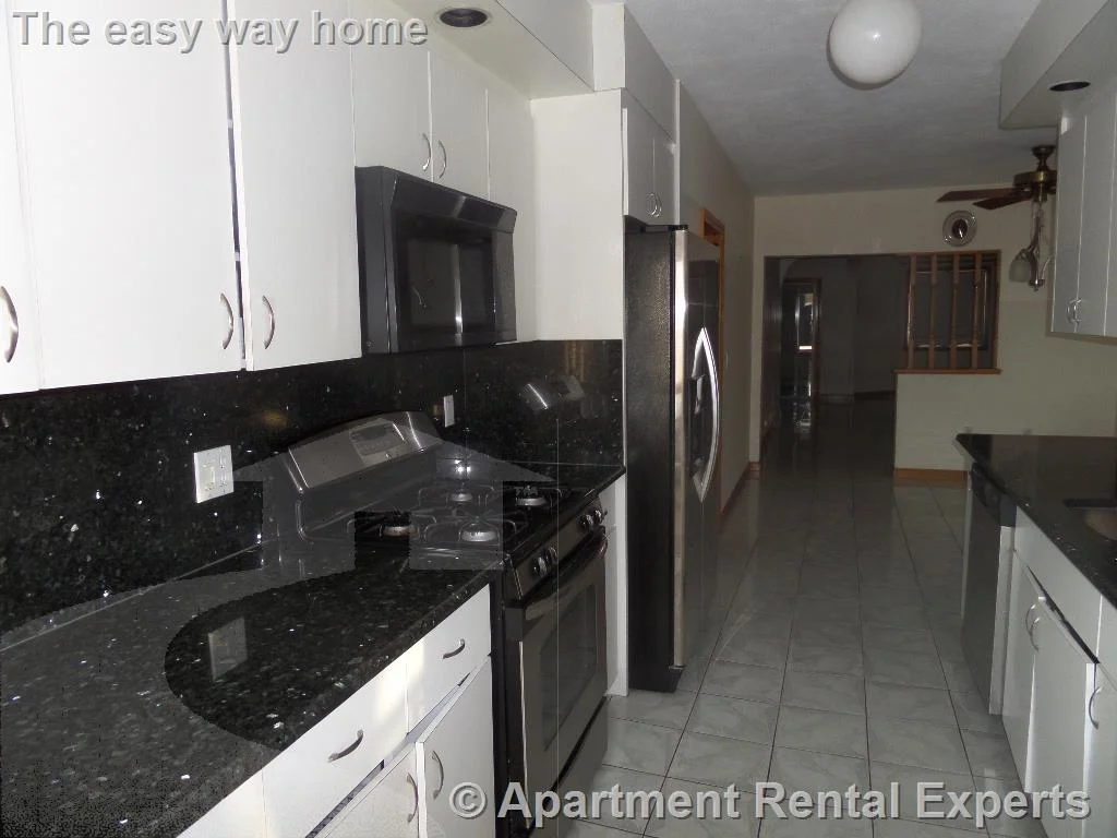 10 Windsor Rd, Tufts