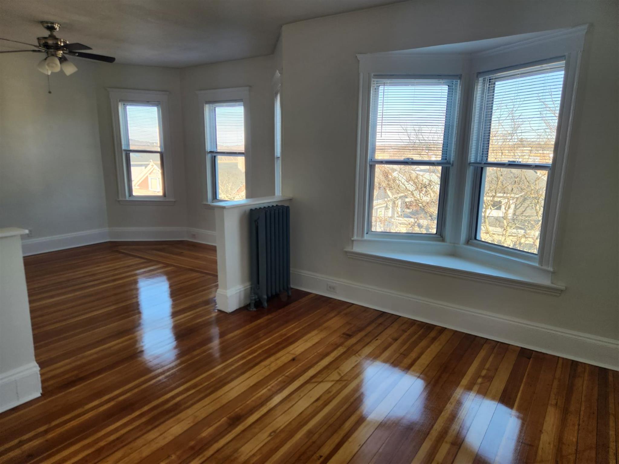 3 bed, 1 bath apartment for rent at 42 Belknap St Unit 3, West Somerville — photo 4 of 9