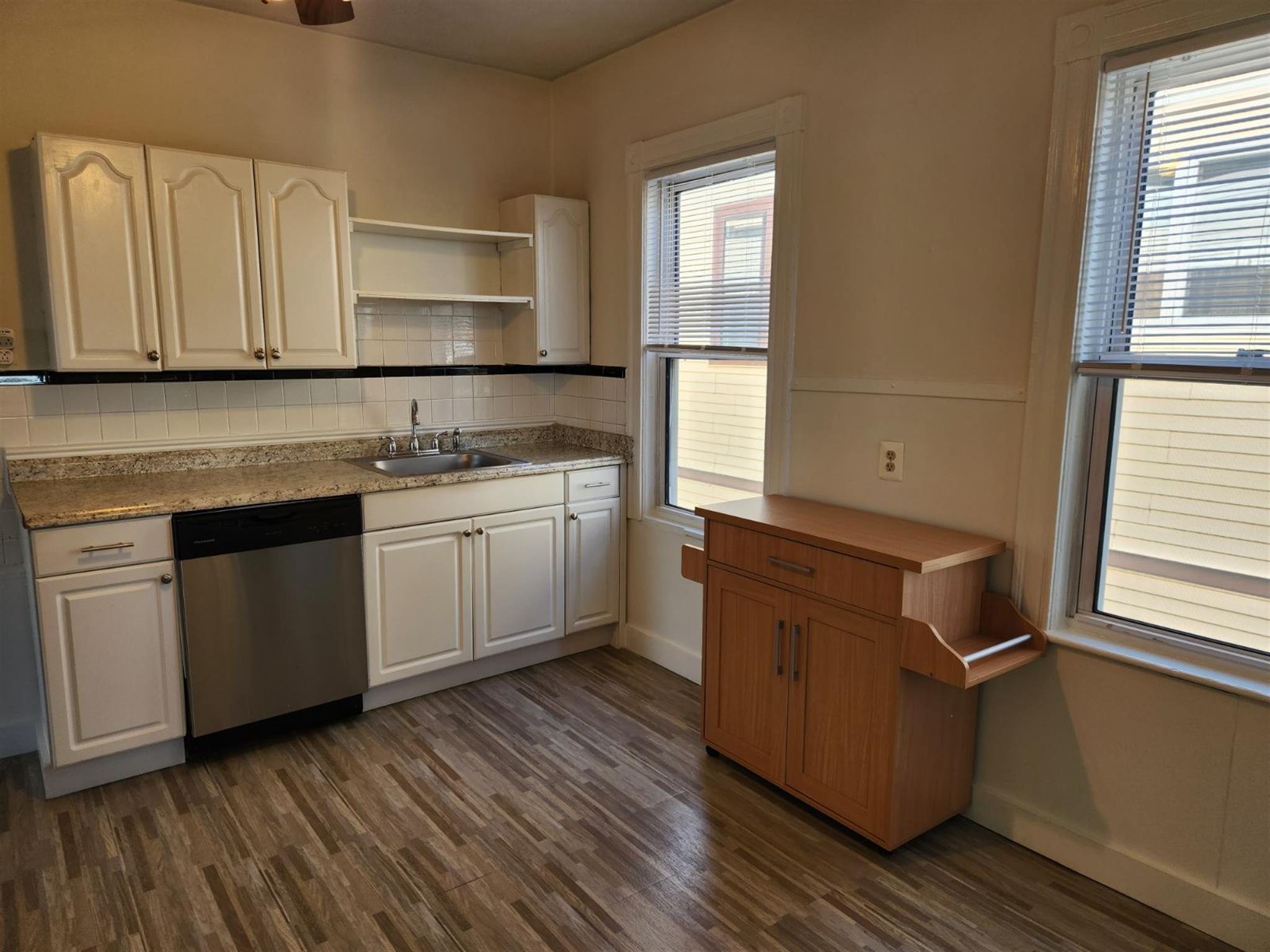 3 bed, 1 bath apartment for rent at 42 Belknap St Unit 3, West Somerville — photo 2 of 9