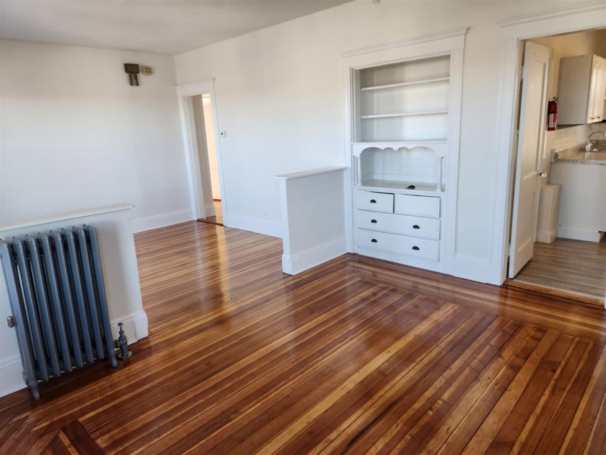 3 bed, 1 bath apartment for rent at 42 Belknap St Unit 3, West Somerville — photo 3 of 9