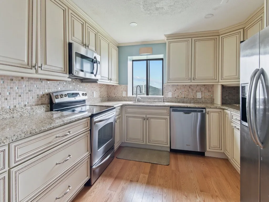 65 Lake Ave, Worcester