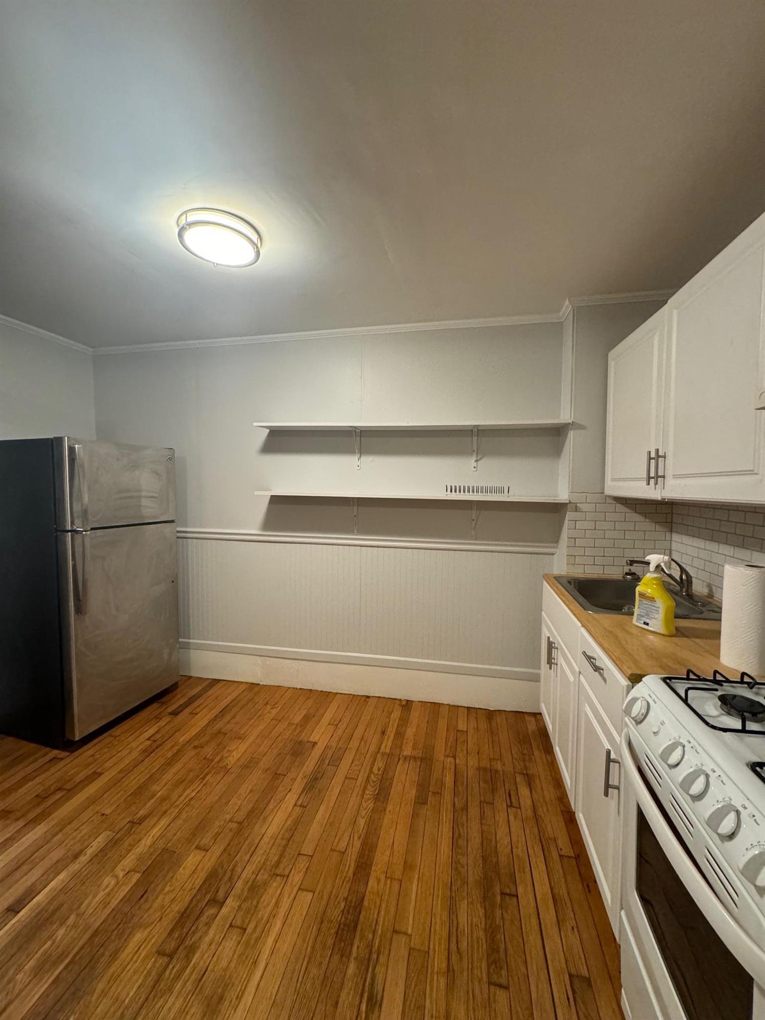 Studio bed, 1 bath apartment for rent at 279 Walden, Porter Square — photo 5 of 9