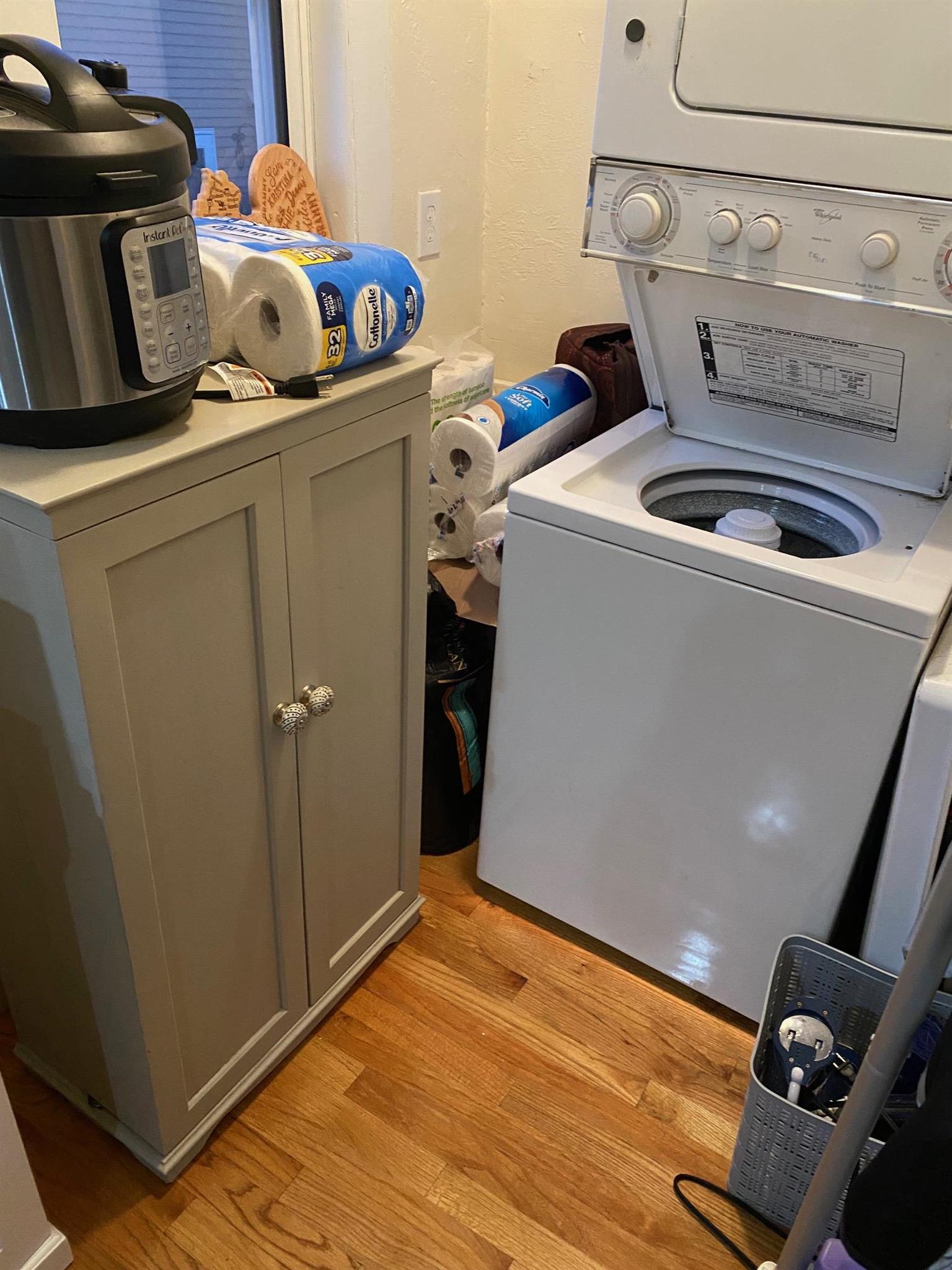 2.5 bed, 1 bath apartment for rent at 109 Perkins St Unit 1F, Winter Hill — photo 8 of 14
