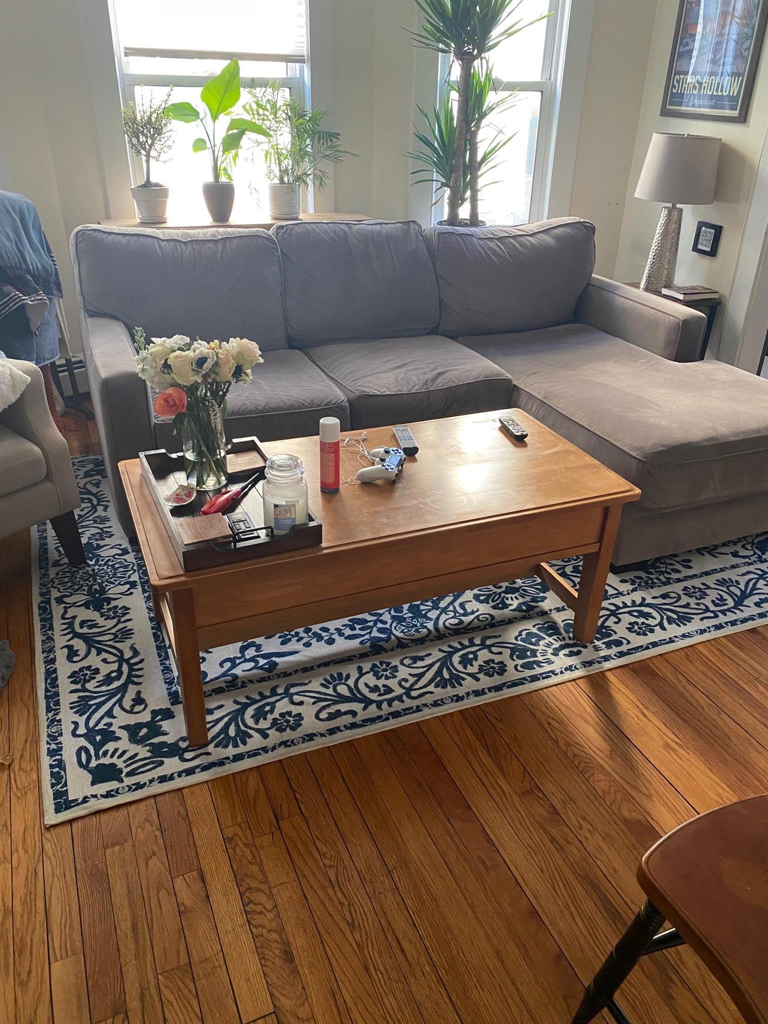 2.5 bed, 1 bath apartment for rent at 109 Perkins St Unit 1F, Winter Hill — photo 2 of 14