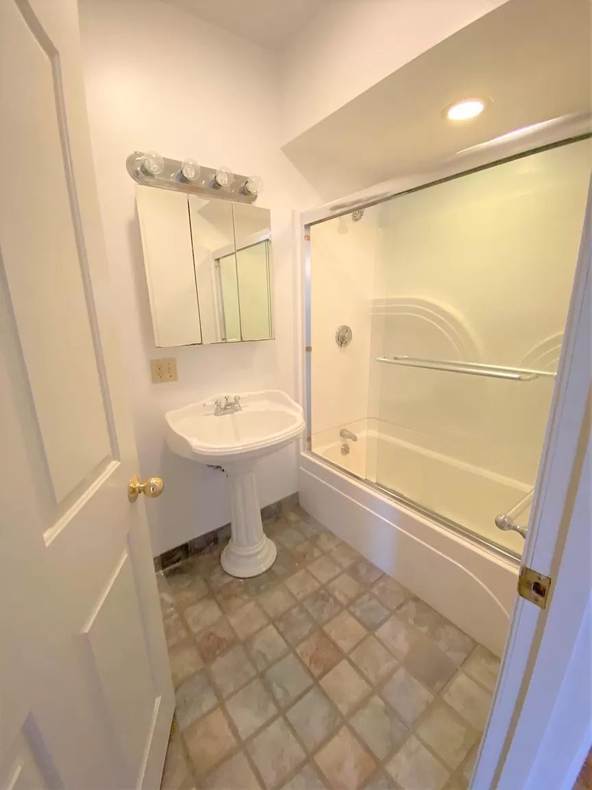 183 Columbia St, The Port