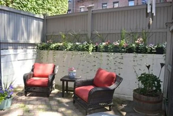 315-317 Beacon St, Back Bay