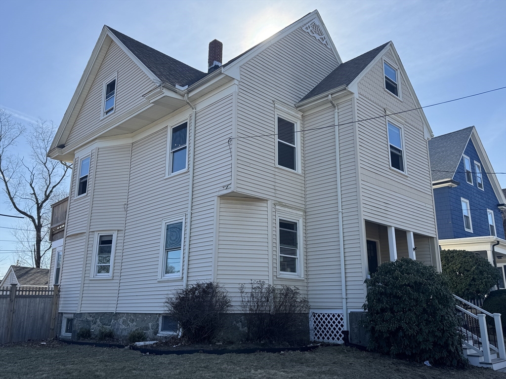 4 Tyndale St, Roslindale