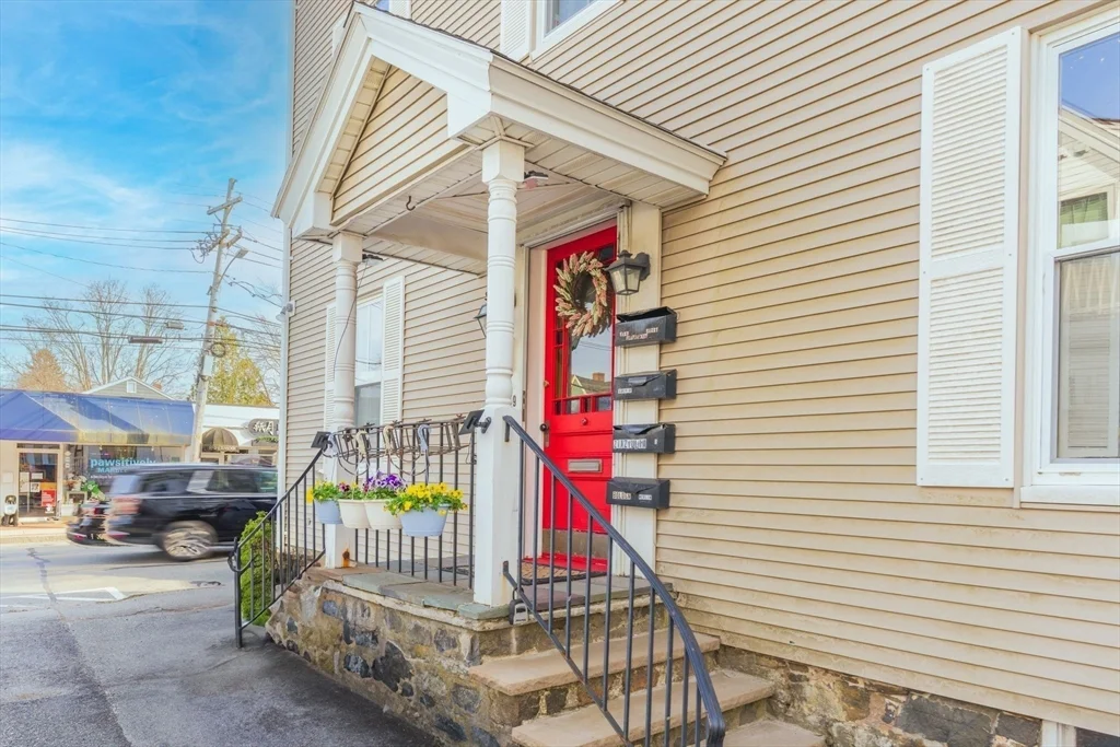 49 Atlantic Ave, Marblehead