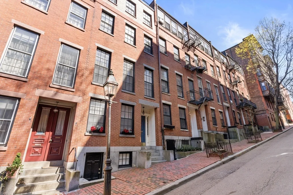 50 S Russell St, Beacon Hill