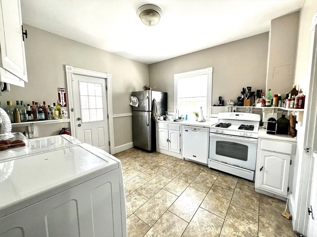 20 Winslow Rd, North Brookline