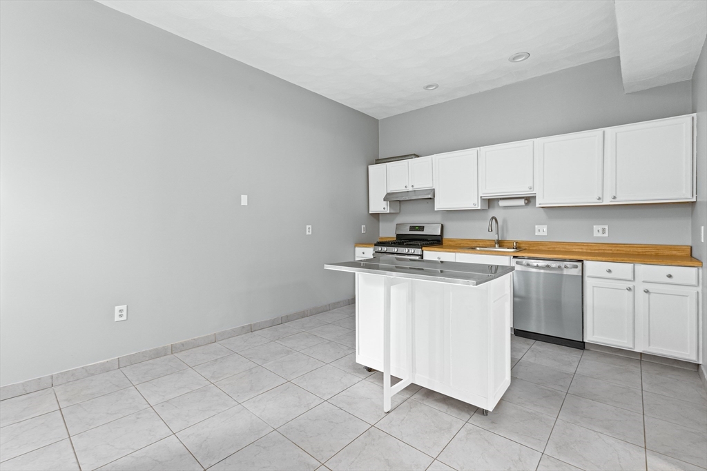 37 Munroe St, Somerville