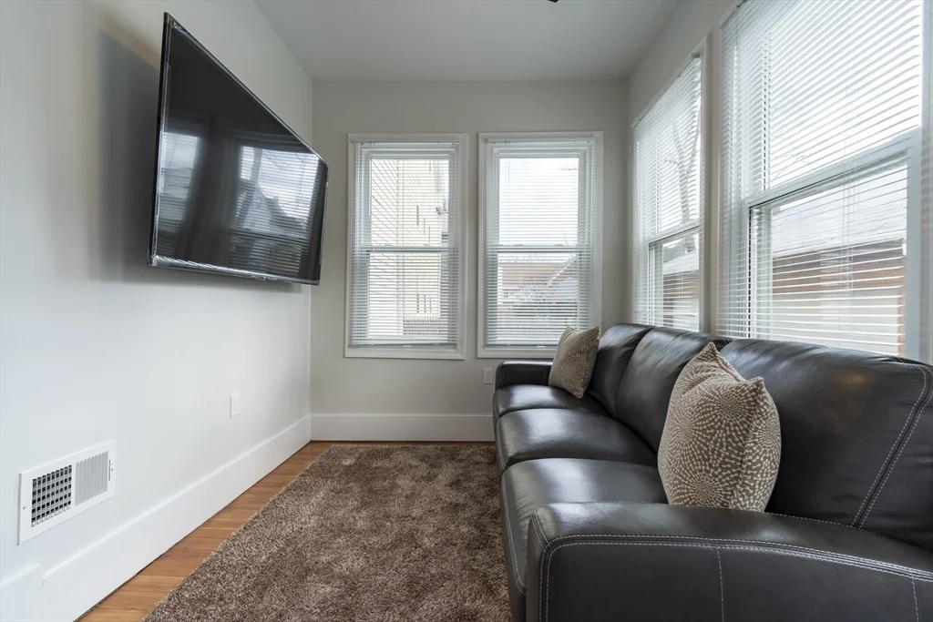 22 Dearborn St, Tufts University