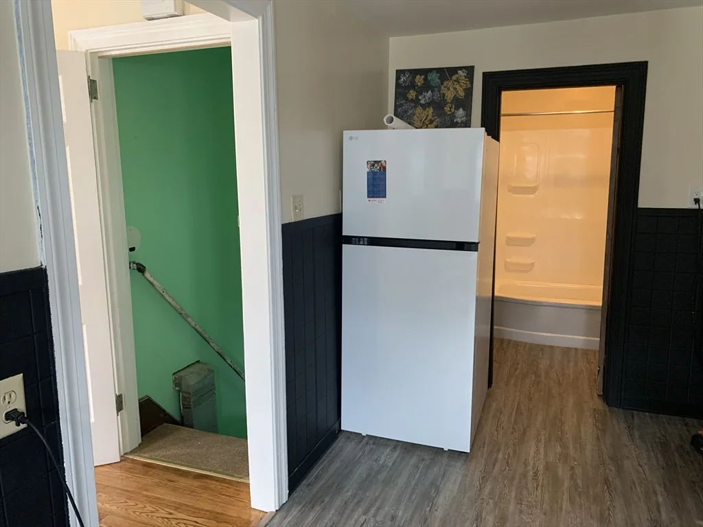 108 Elmwood, Swansea