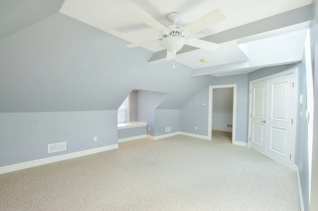 66 Tucker Ln, Dartmouth