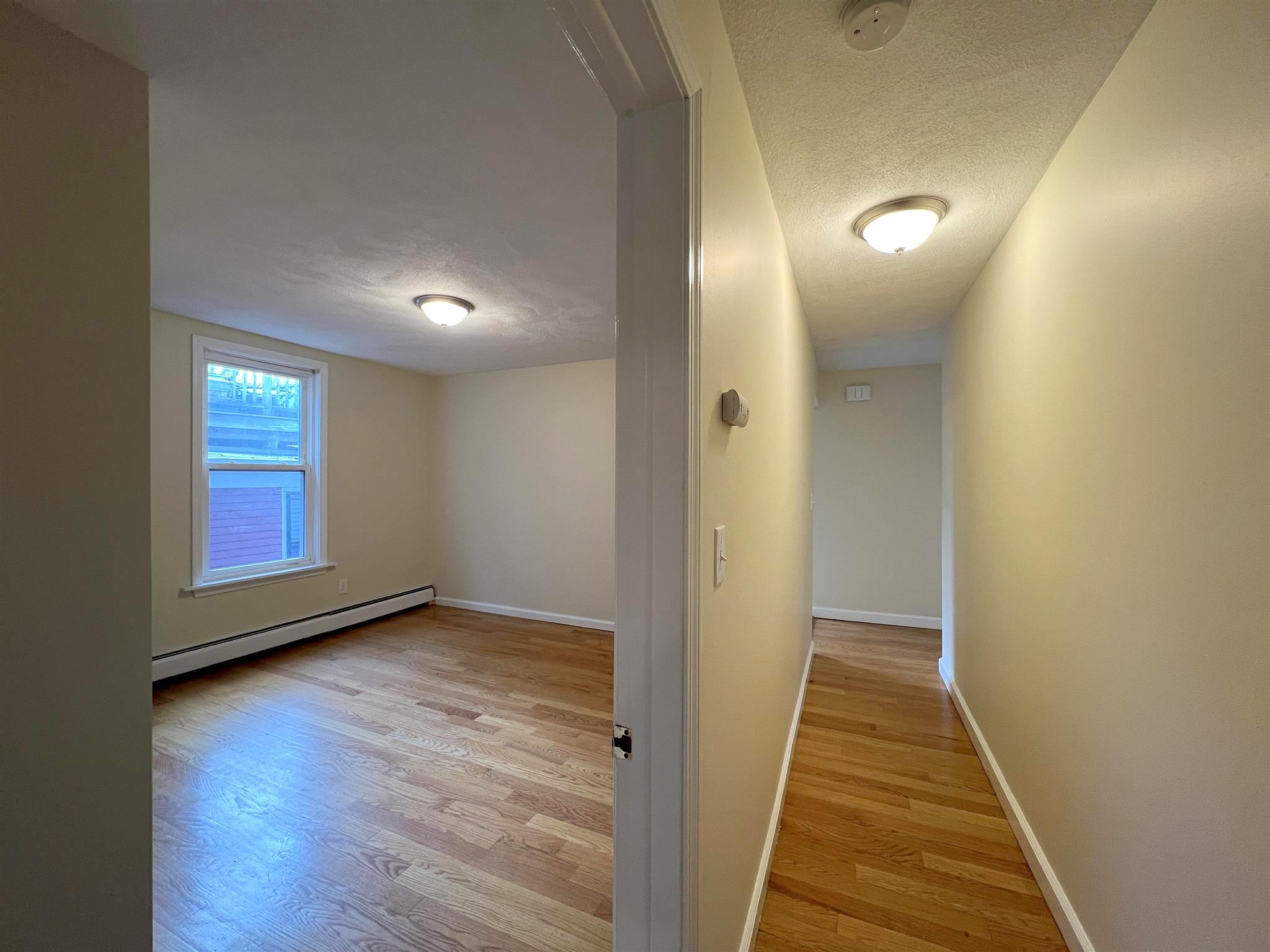 1.5 bed, 1 bath apartment for rent at 9 Banks St Unit 2, Riverside — photo 13 of 16