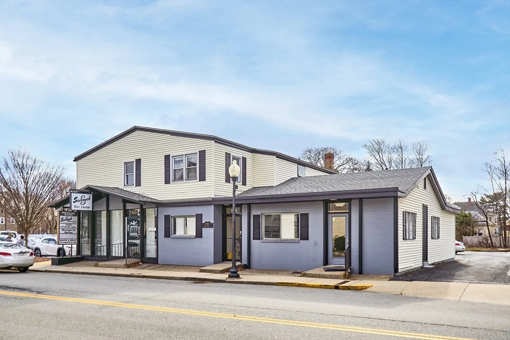 104 N Main St, Mansfield