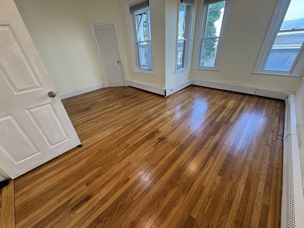 100 Summit Ave, Winthrop