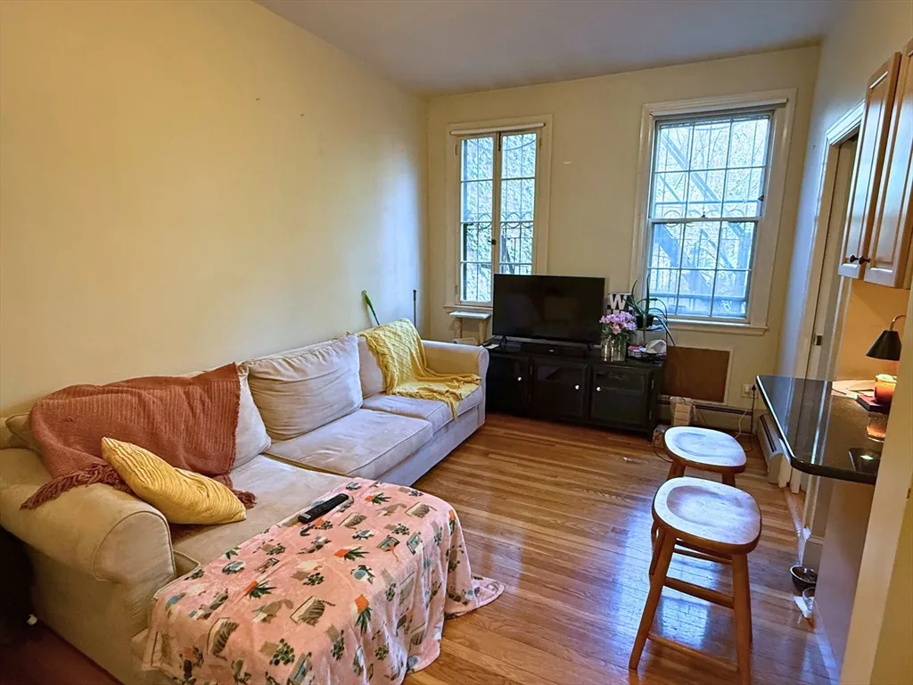 97 West Cedar St, Beacon Hill