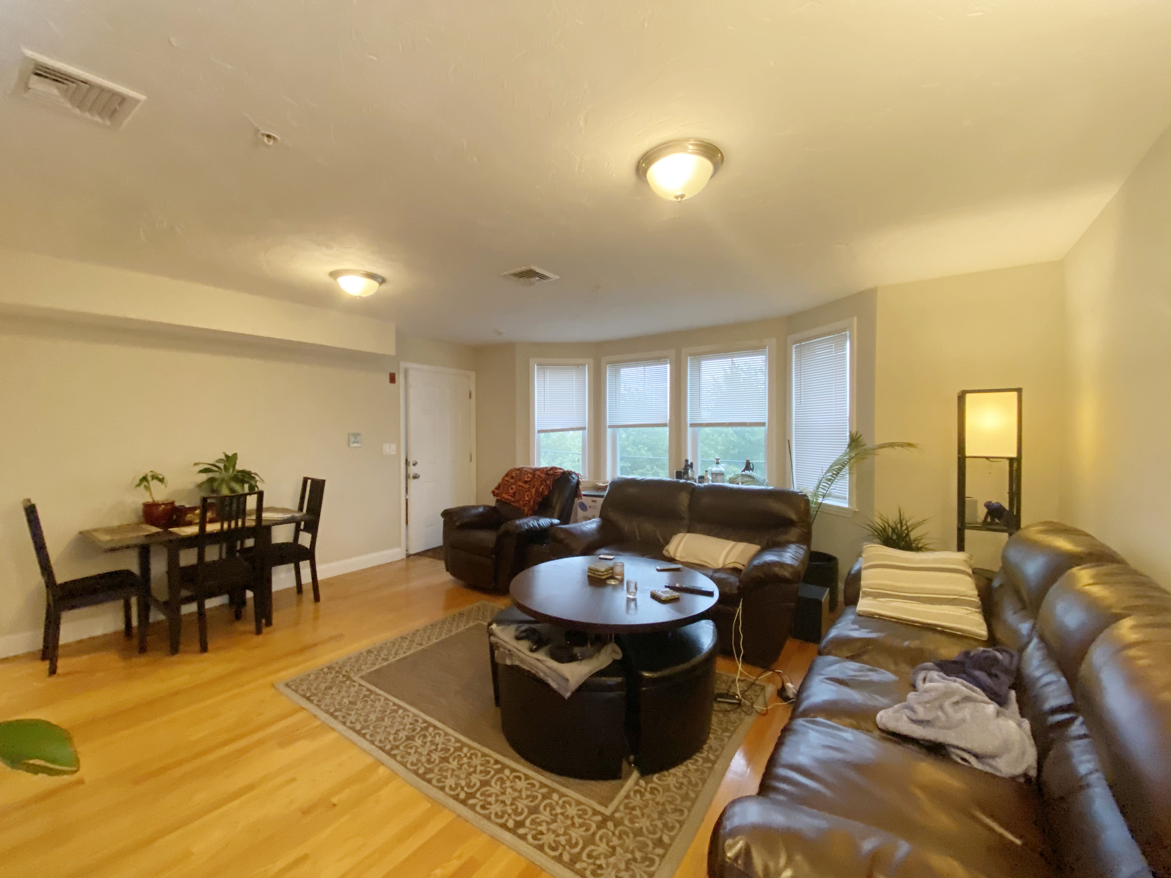 3 bed, 2 bath apartment for rent at 328 Bremen St Unit 3, East Boston — photo 1 of 8