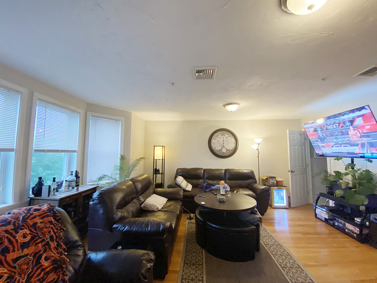 3 bed, 2 bath apartment for rent at 328 Bremen St Unit 3, East Boston — photo 2 of 8