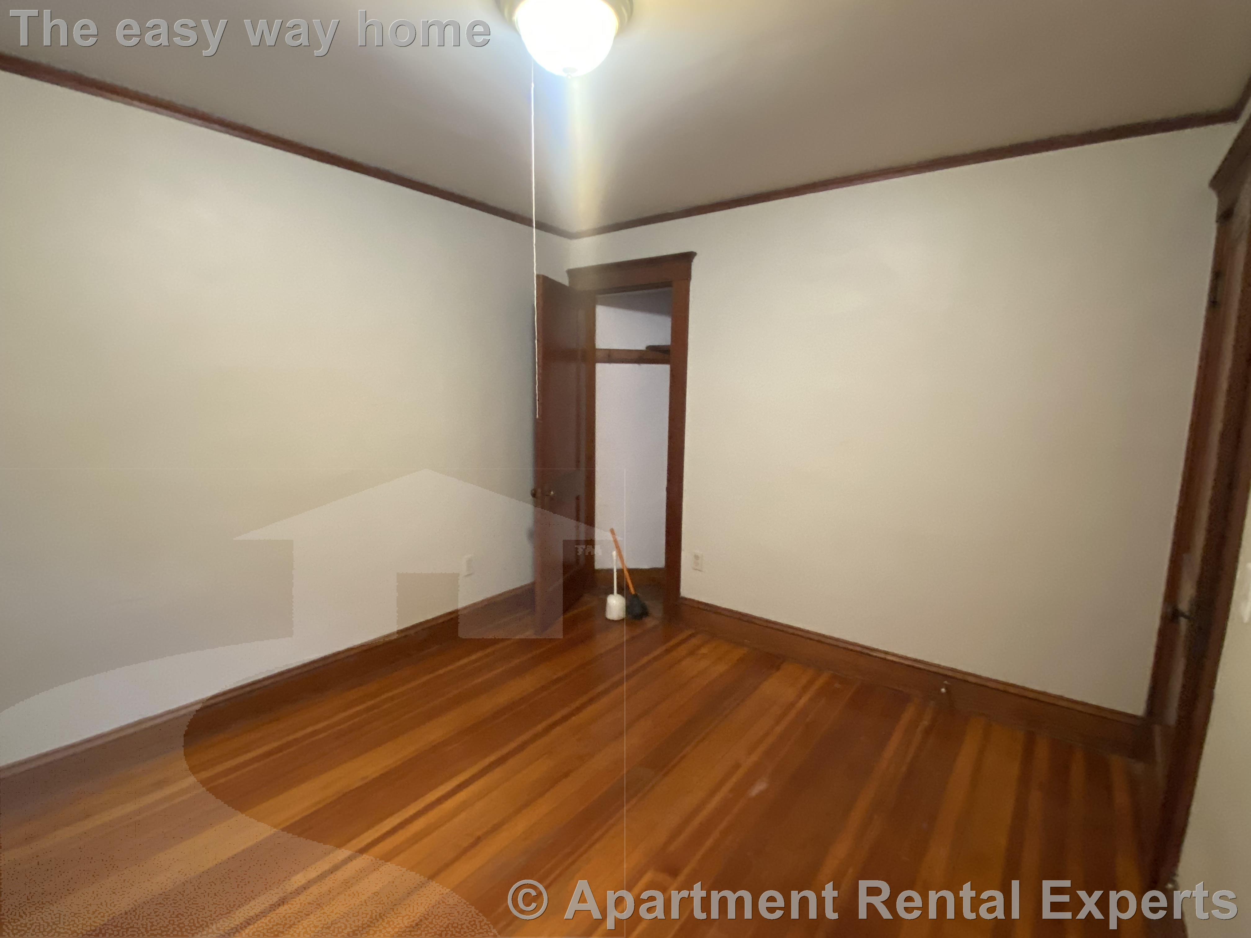 30 Holton St, West Medford