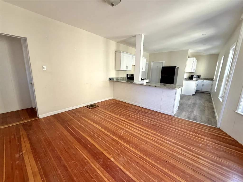 21 Oakland Ave, Everett