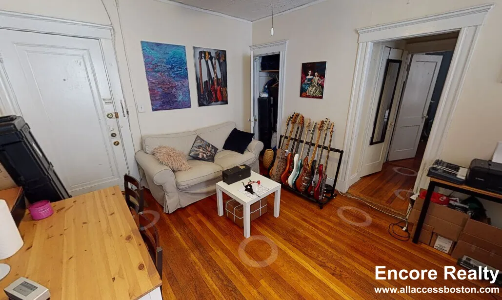 33 Walbridge St, Allston