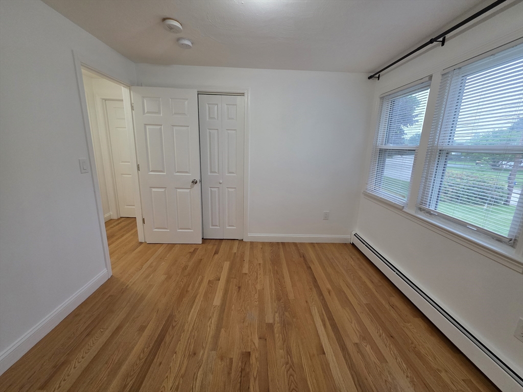 4 Hickey Dr, Framingham