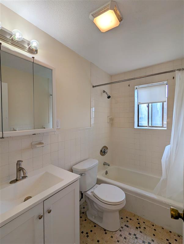 12 Cameron Ave, Teele Square