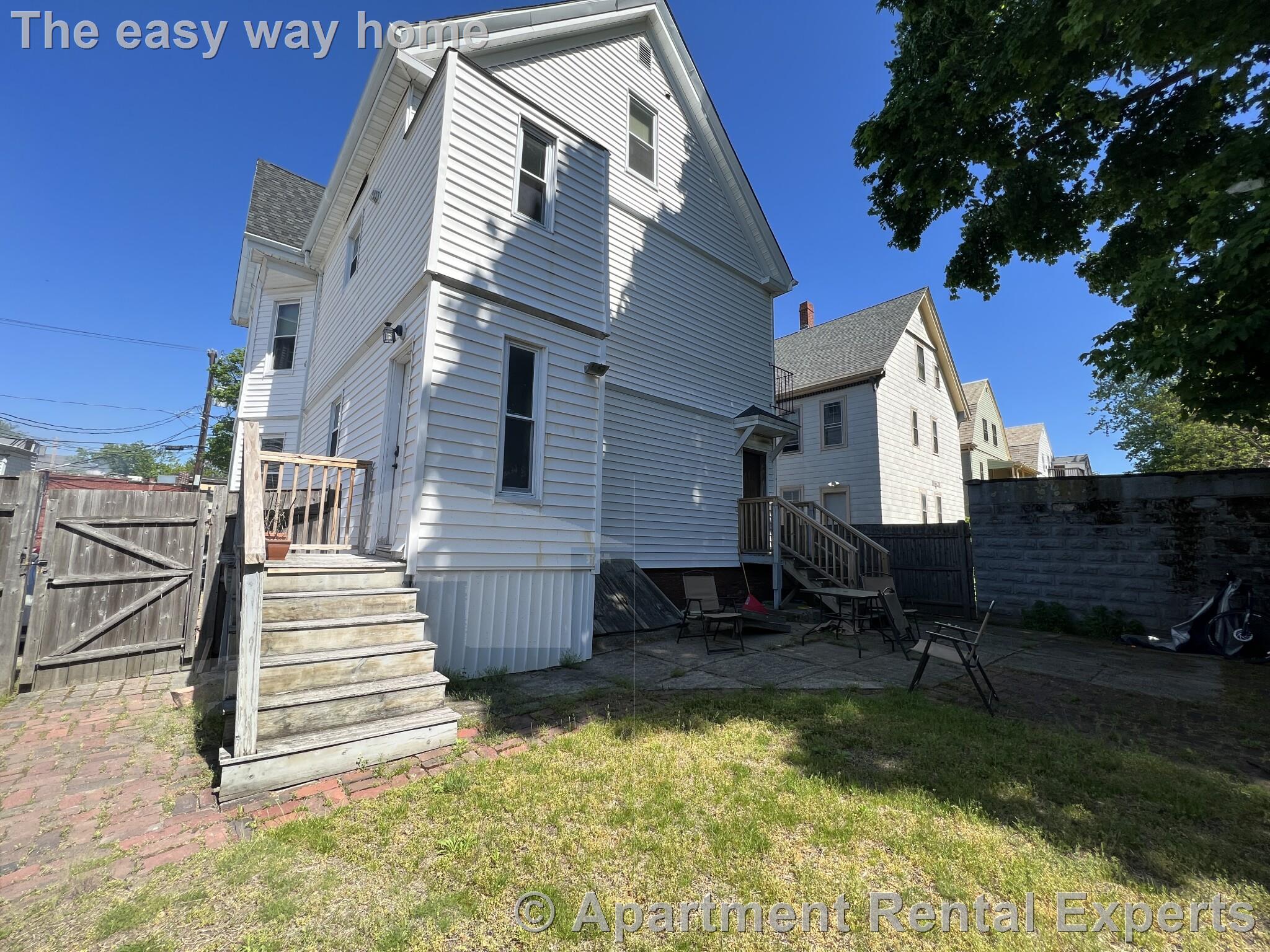 15 Irving St, Tufts