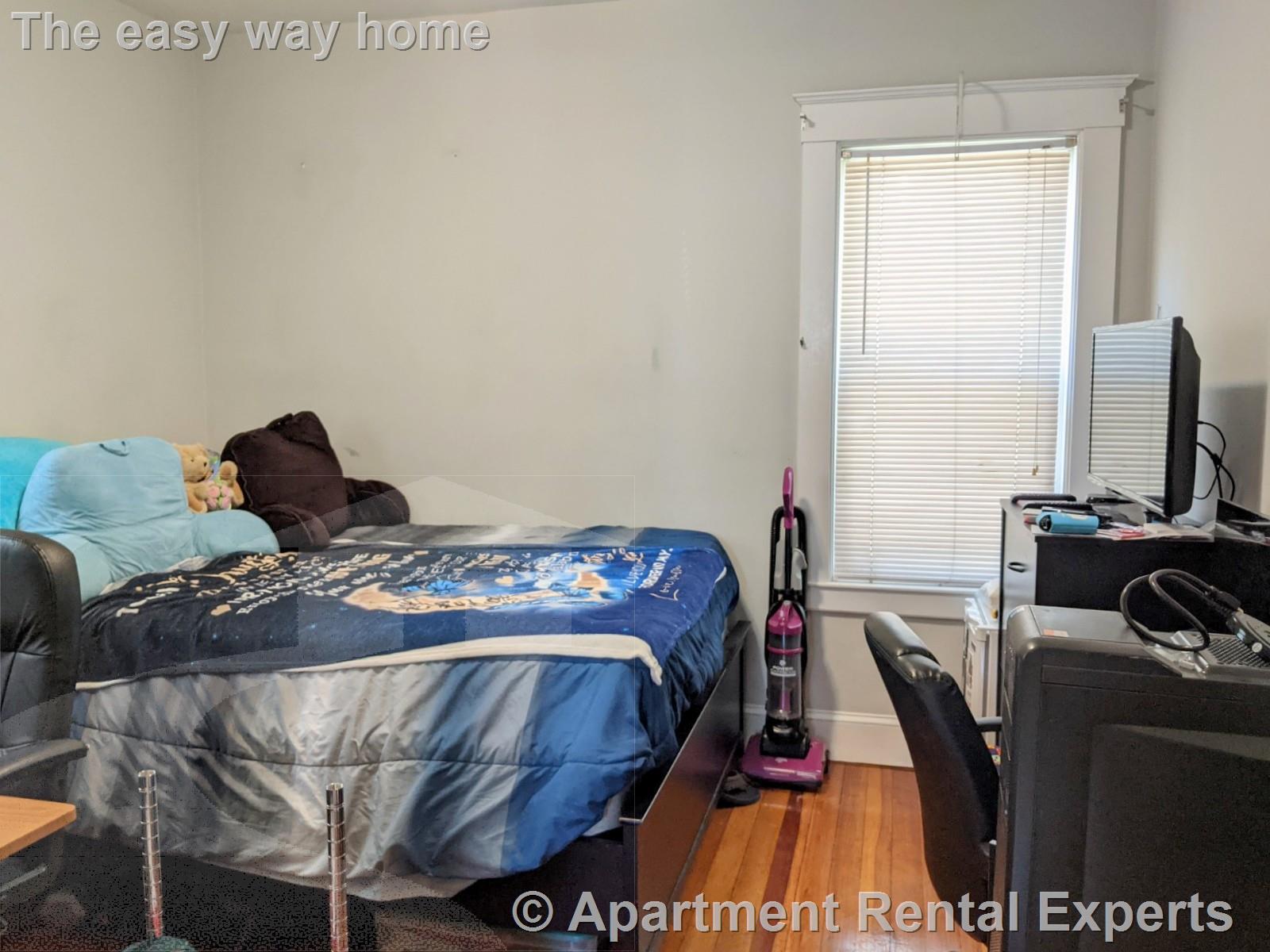 41-43 Belknap St, Teele Square