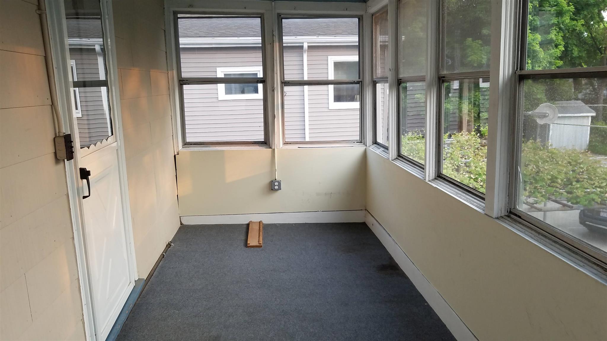 1.5 bed, 1 bath apartment for rent at 586 Main St Unit 2, South Medford — photo 12 of 12