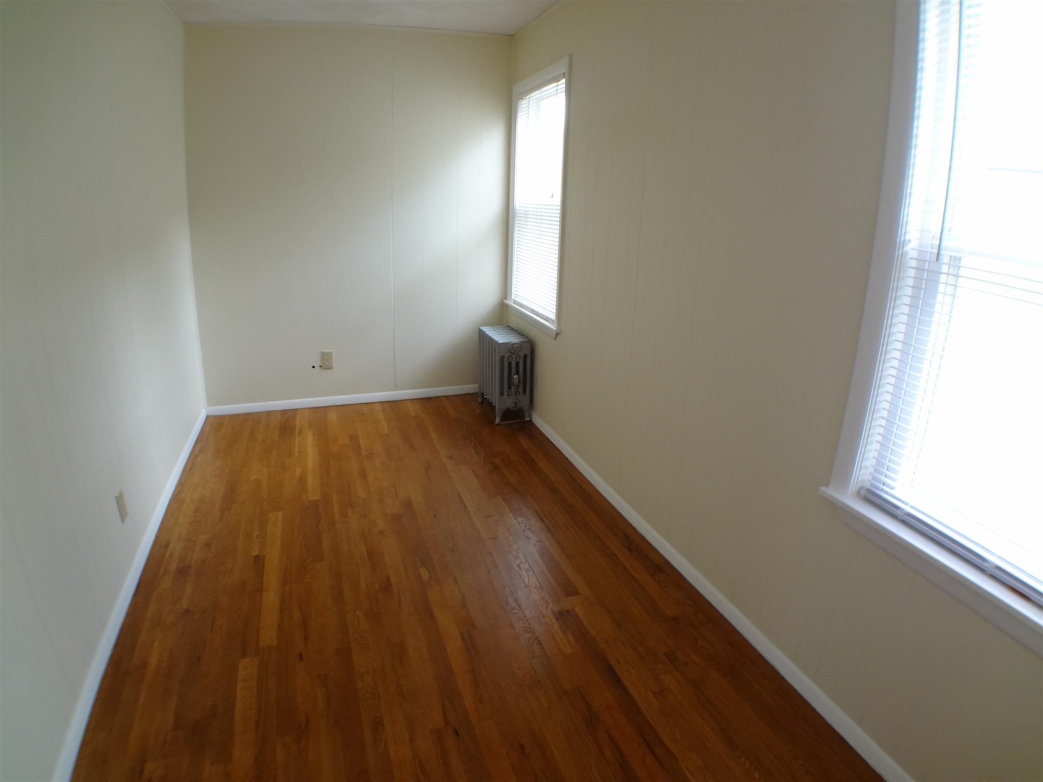 1.5 bed, 1 bath apartment for rent at 586 Main St Unit 2, South Medford — photo 9 of 12