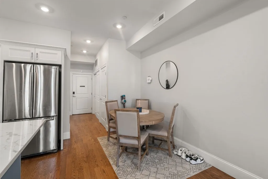 338 Meridian St, Central Square