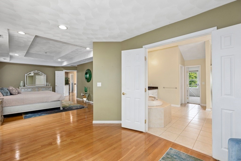 2 Arrowhead Ln, Westborough