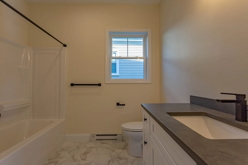 53 Tapley Ave, Revere