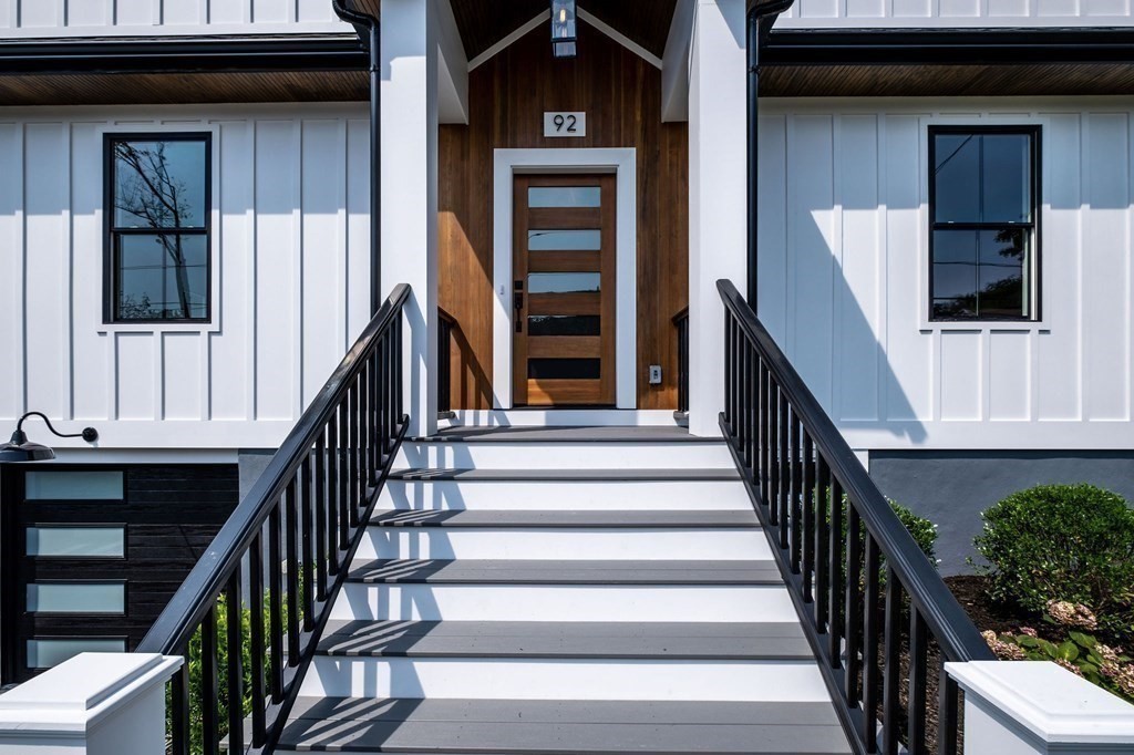 92 Dothan St, Arlington