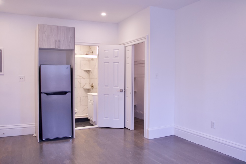 1 bed, 1 bath apartment for rent at 341 2nd Ave Unit 3R, West End — photo 3 of 10