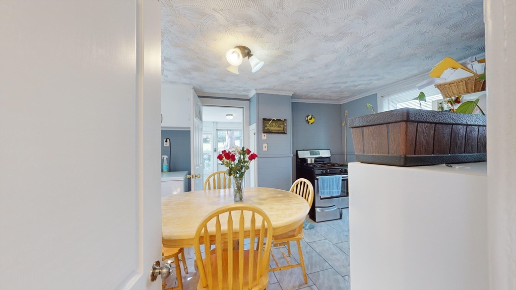 29 Dresser St, Southbridge