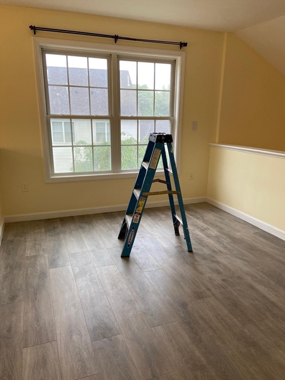 5 Eagle Dr, Shrewsbury