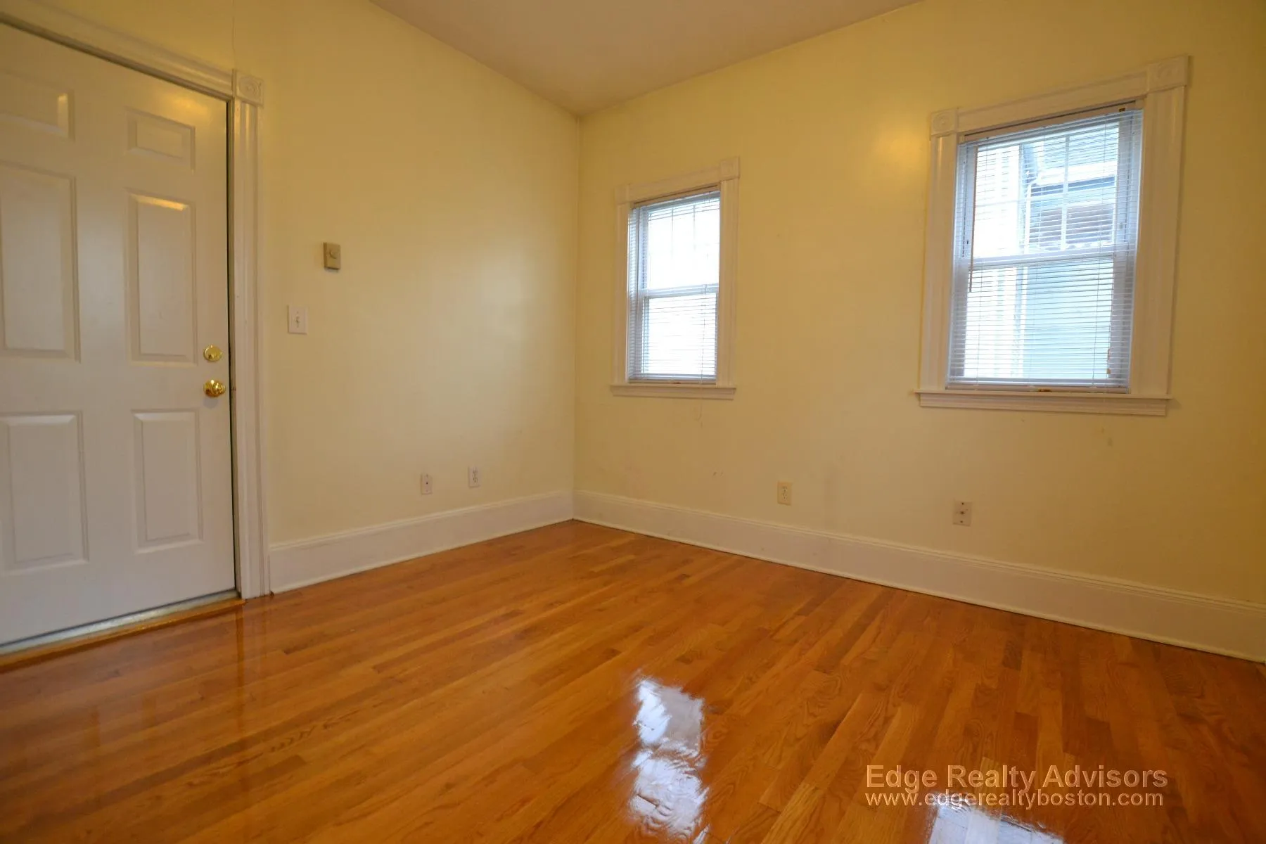 22-24 Everett Sq, Allston