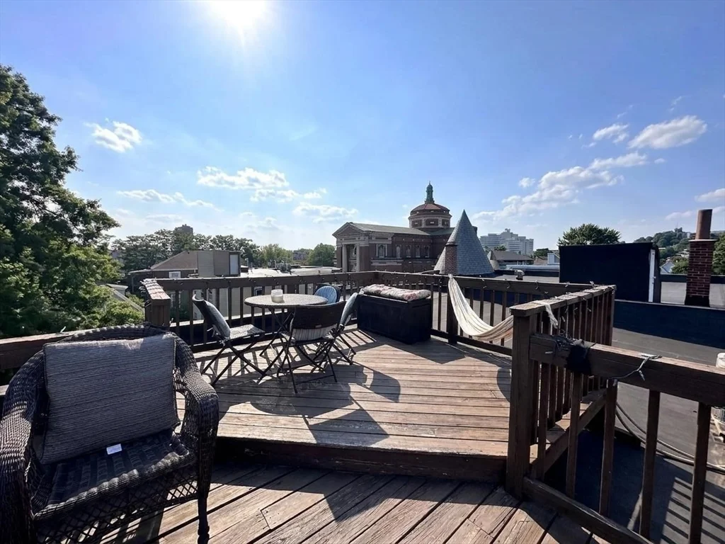 6 Wyman St, Jamaica Plain